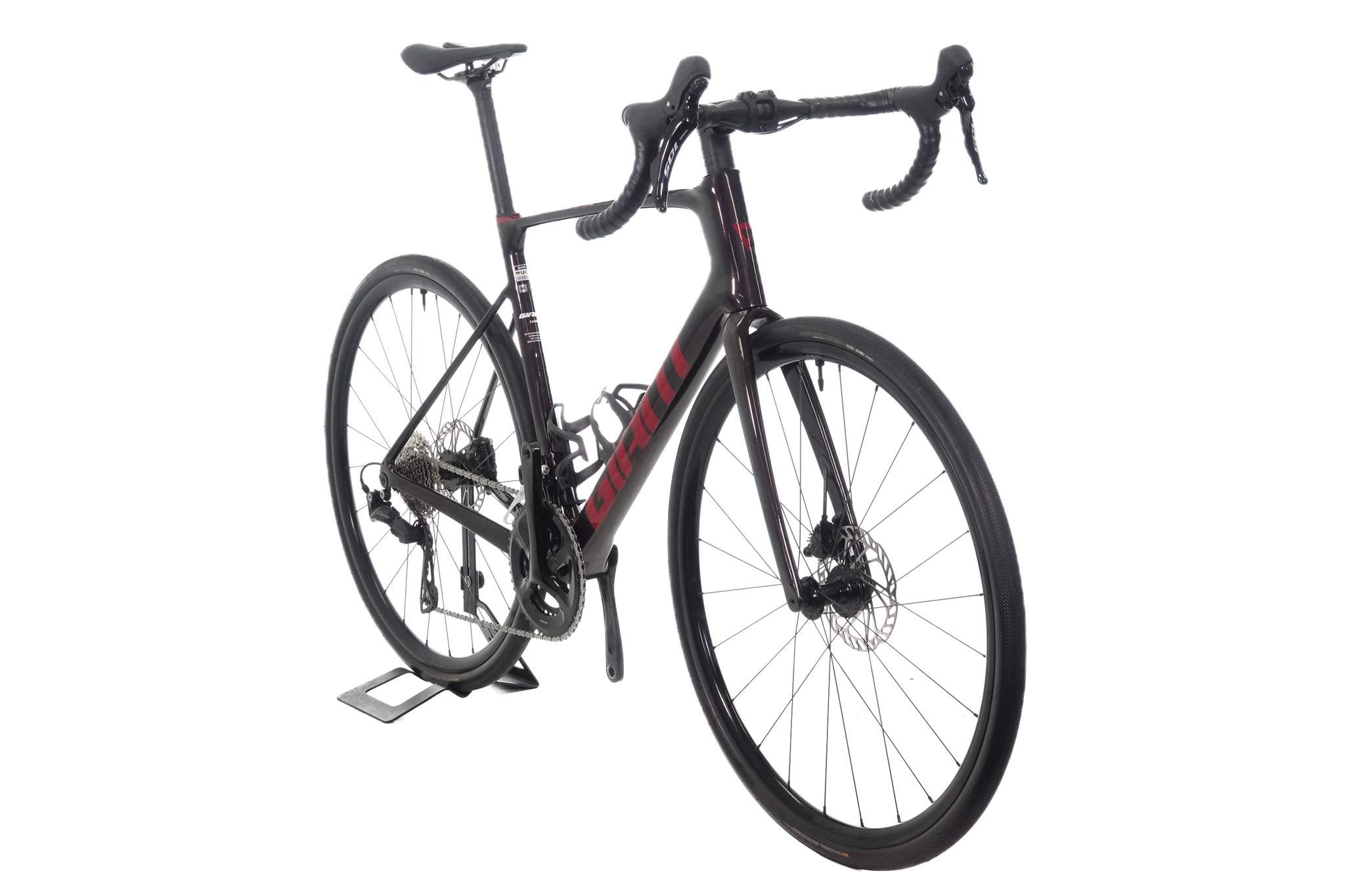 2022 Giant Defy Advanced 2 - Medium/Large - Rent from $29.63/week